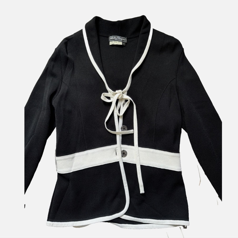 Salvatore Ferragamo Black Elegant Women blazer M size (Excellent)